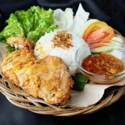 Ayam Penyet Dengan Nasi   Sambal Terasi   Teh Es