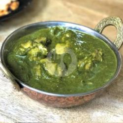 Saag Wala Chicken / Palak Chicken