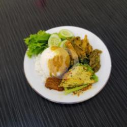 Nasi  Dan Telor Dadar Goreng