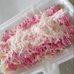 Banana Roll Strawberry Keju