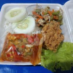 Nasi Ayam Crispy Sayur Sambel Rica Rica