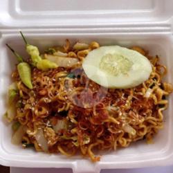 Mie Goreng Varian Sosis/ Pentol/ Crab Stik