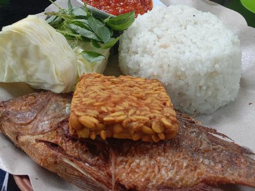 Lalapan & Nasi Uduk Bu Lilik