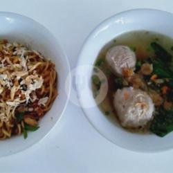 Yamin Mie / Bihun Kuah Baso Special