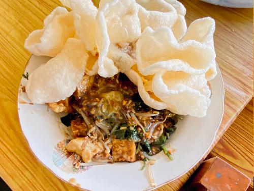 Rujak Petis dan Es degan Bu Ika