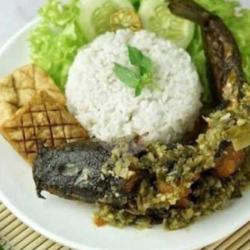 Nasi Ikan Lele Cabe Ijo