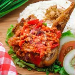 Nasi Uduk Ayam Penyet