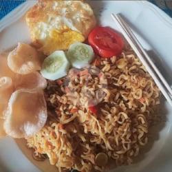 Mie Pedas Toping Telur