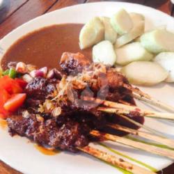 Lontong Sate Kambing