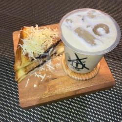 Red Velvet Milkshake   Roti Bakar Coklat Susu Keju