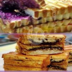 Roti Bakar Blueberry - Choco Crunchy