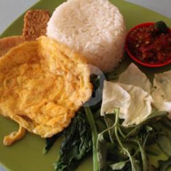 Nasi Lalapan/tempong Telur