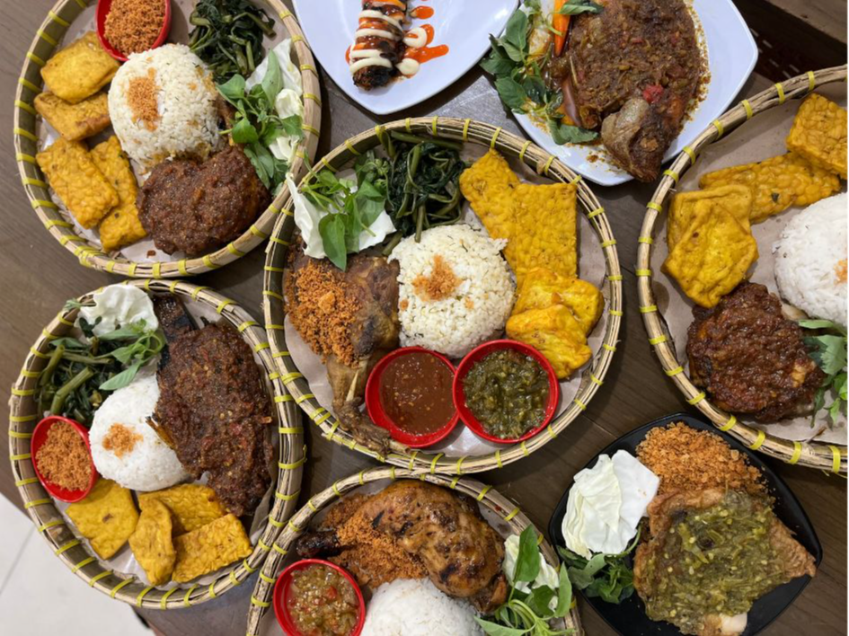 Ayam Bakar KEPAKNO, Sekaran