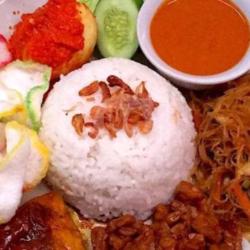 Nasi Uduk Telur Balado