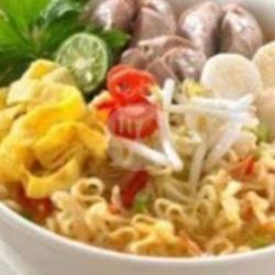 Menu Baru!!! Indomie Rebus Komplit