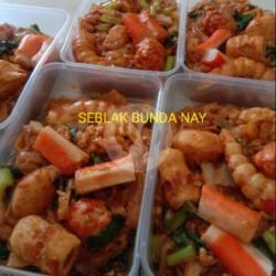 Kwitiau Goreng Aneka Seafood Mix Jamur Enoki