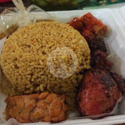 Nasi Kebuli Ayam Bakar Merah