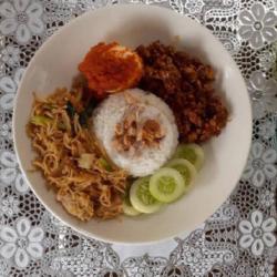 Nasi Uduktelor Bulat Balado Tempe Orek Kerupuk Gorengan(tempe/tahu)