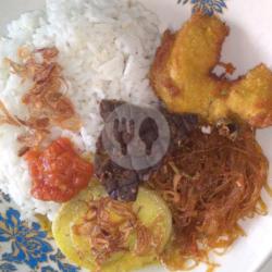 Nasi Campur  Pake Ayam Goreng