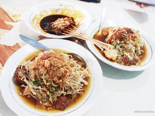 Lontong Balap Pak Gendut Cabang Garuda Asli,Jl.Penataran No1 Pacar Keling