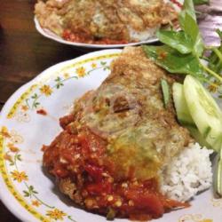 Penyetan Nasi, Telor. Tahu. Tempe. Terong