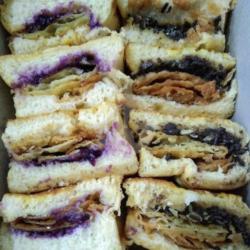 Roti Bakar Misis   Blueberry Crunchy