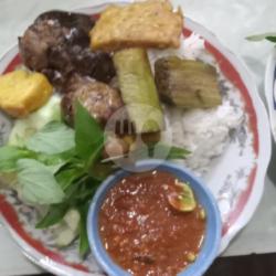 Nasi Penyetan Rempelo Ati