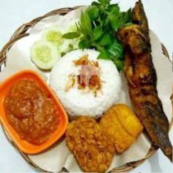 Paketan Nasi Liwet Lele Goreng   Tahu   Tempe