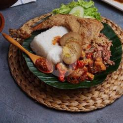 Nasi Krecek Ayam Telor