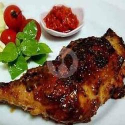 Ayam Bakar Pedas Manis Paha Sambel Lalap