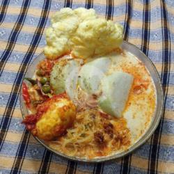 Lontong Sayur Medan Perkedel Telor Balado