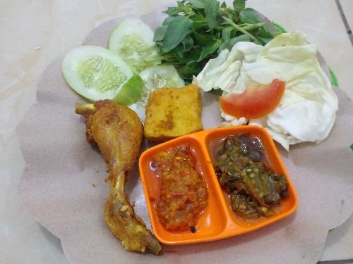 Rumah Makan Pondok Salero & Pecel Ayam Bismillah, Perumahan Cikande Permai