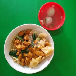 Mie Ayam Saus Kari Bakso