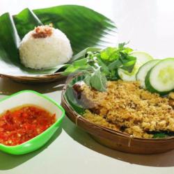 Paket Nasi Uduk   Nila Goreng Kremes   Sambal Lalap