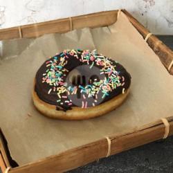 Donat Topping Coklat Rainbow