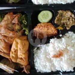 Nasi   Ayam Paha   Sambel Ijo