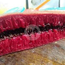 Martabak Manis Red Velvet Coklat Susu