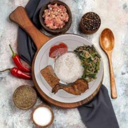 Paket Nasi Urap Sayur Ayam Goreng