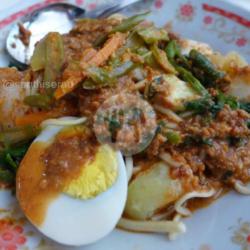 Lontong Pecel Tlur Rebus Gorengan Krupuk