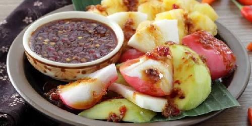 Rujak Buah Flamboyan, Samping Pabrik Tempe