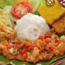 Nasi Ayam Krispi Sambel Teri