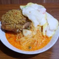 Lontong Sayur   Ayam Goreng Serundeng