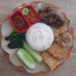 Nasi Tempong Pedas Ati Ampela