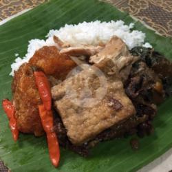 Nasi Gudeg Suwir Tahu