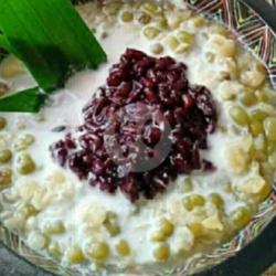 Kacang Ijo Komplit Sirup Pandan