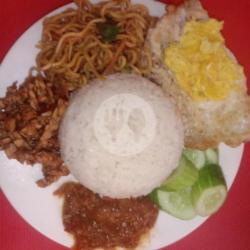 Nasi Jotos Mie Goreng Dan Telur Ceplok