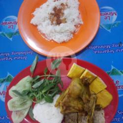 Bebek   Tahu   Tempe   Nasi Uduk