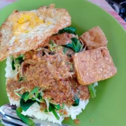 Nasi Pecel Telur   Tahu Tempe