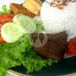 Pahe 3(nasi,daging Empal,tempe Goreng Gratis Timun N Sambel)