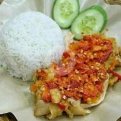 Ayam Geprek Nasi Sambal Tomat